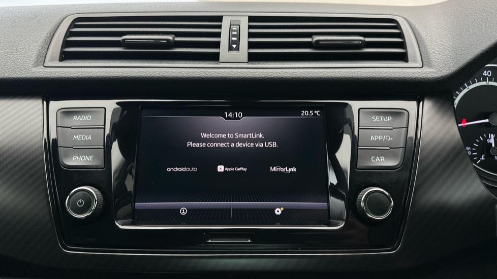 Apple Car Play & Android Auto