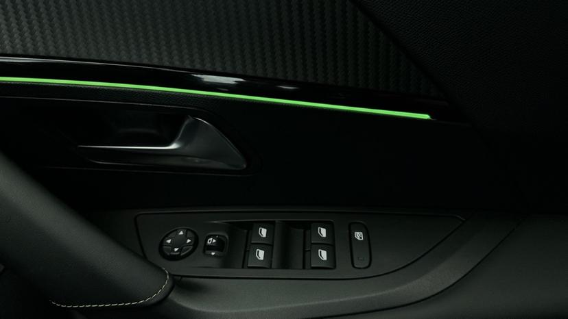 Electric Windows / Wing Mirrors /Ambient Lighting 