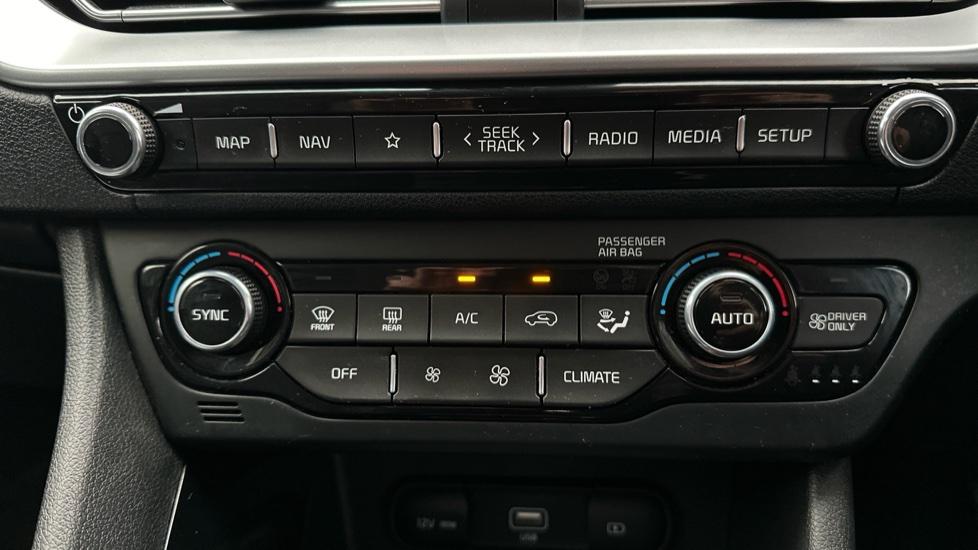 Air Conditioning /Dual Climate Control 