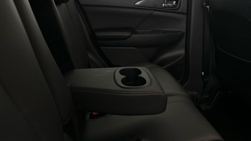 Rear Armrest/ Cup Holder