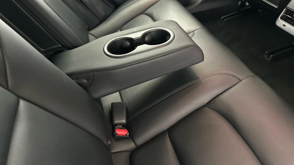 Rear Armrest/ Cup Holder