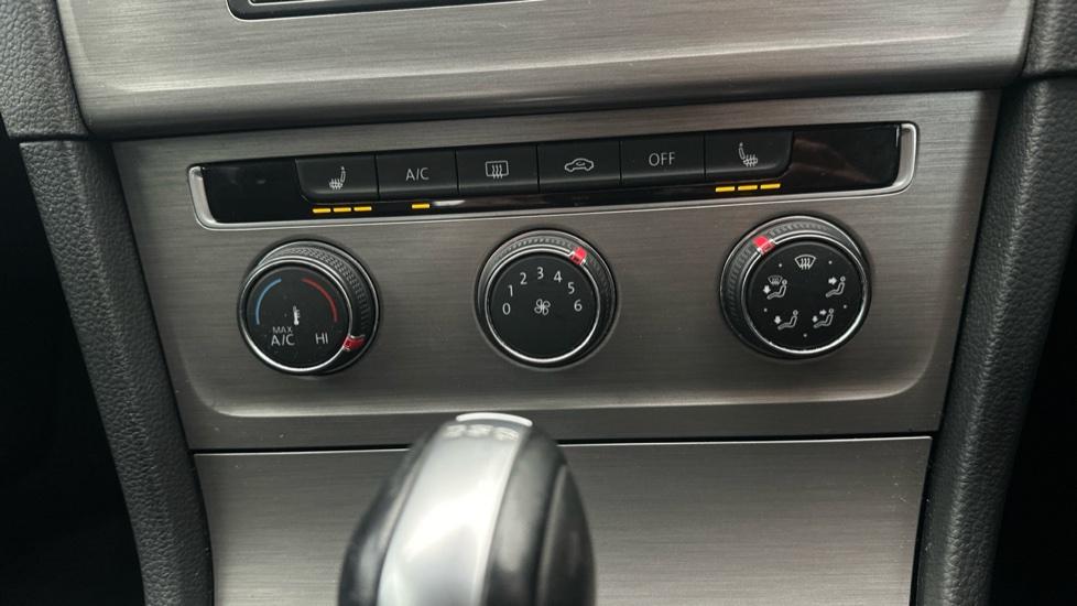 Air Conditioning /Heated Seats 