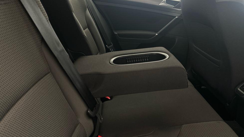 Rear Armrest/ Cup Holder