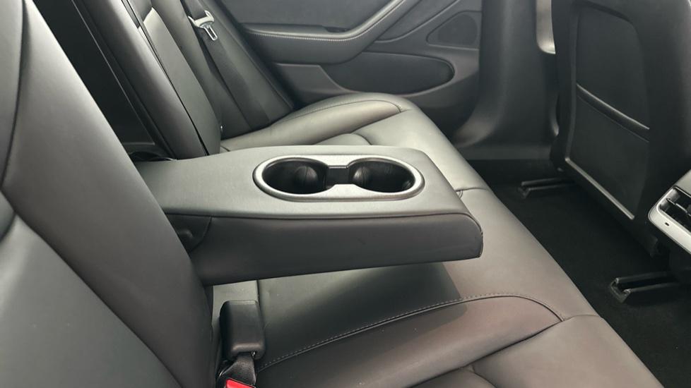 Rear Armrest/ Cup Holder