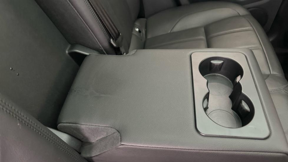 Rear Armrest/ Cup Holder