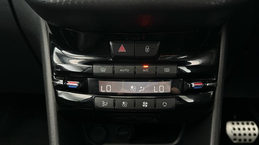 Air Conditioning /Dual Climate Control 