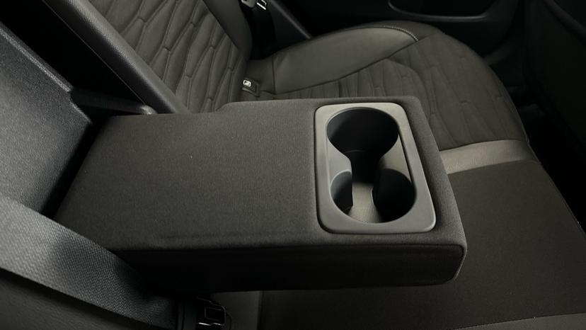 Rear Armrest/ Cup Holder