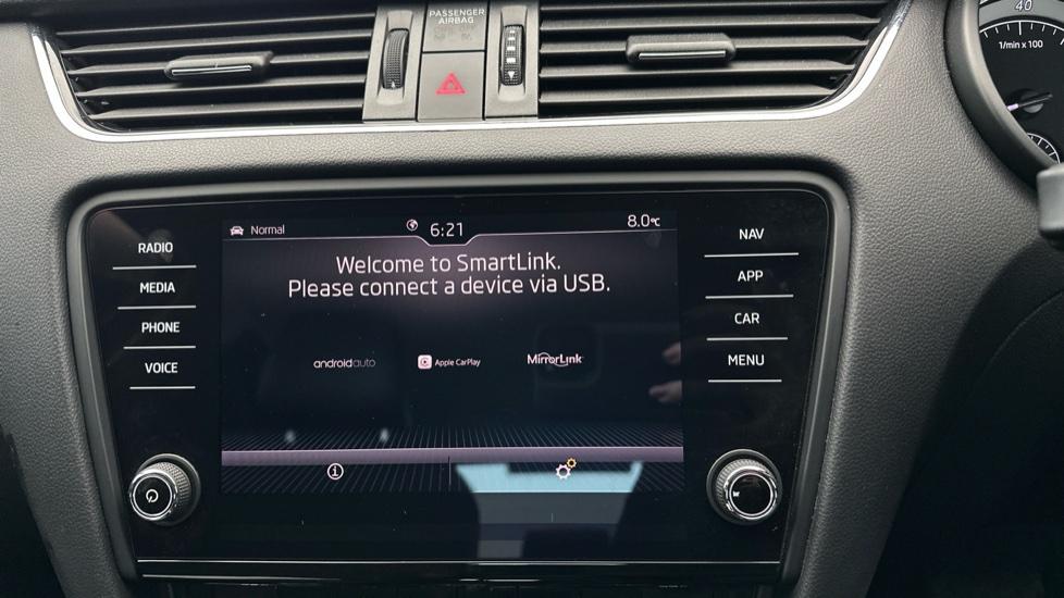 Apple Car Play & Android Auto