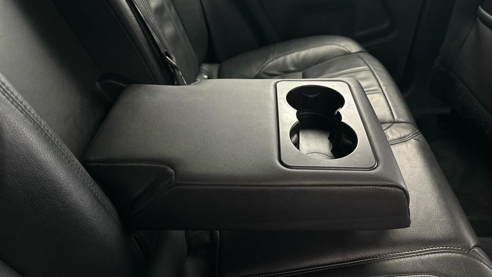 Rear Armrest/ Cup Holder