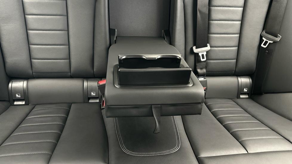 Rear Armrest/ Cup Holder