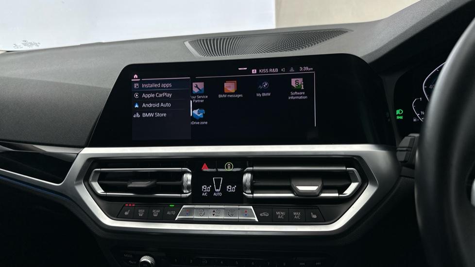 Apple Car Play & Android Auto