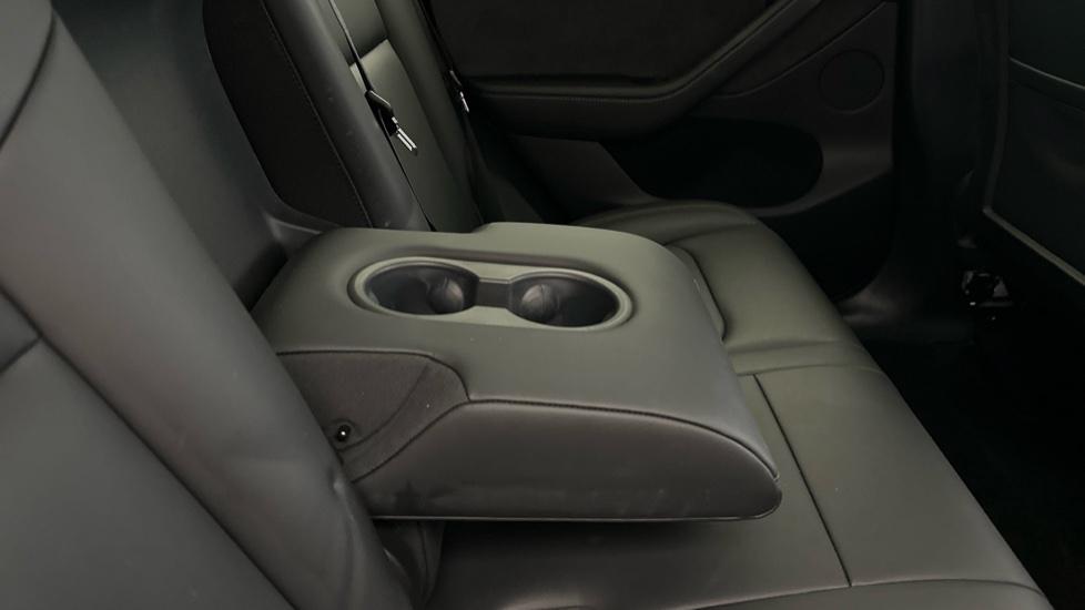 Rear Armrest/ Cup Holder