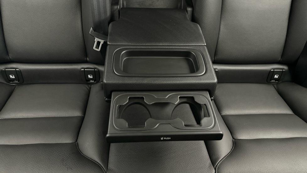 Rear Armrest/ Cup Holder