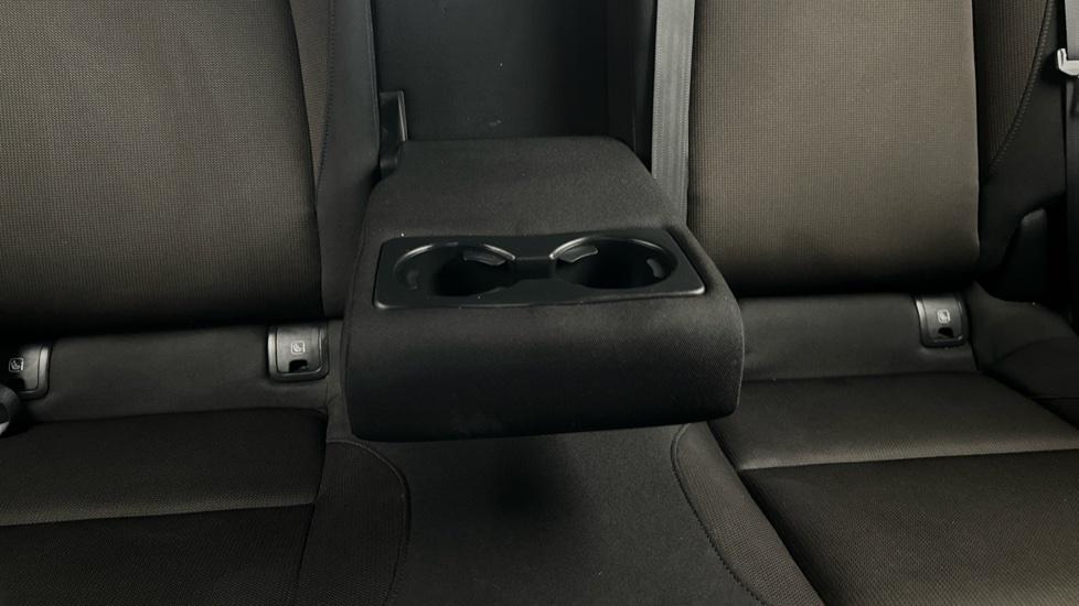 Rear Armrest/ Cup Holder