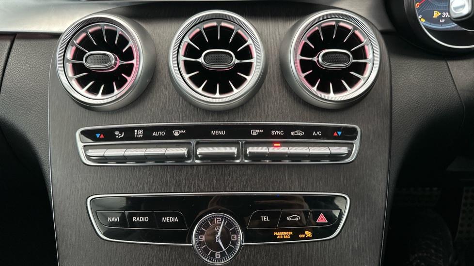 Air Conditioning /Dual Climate Control 