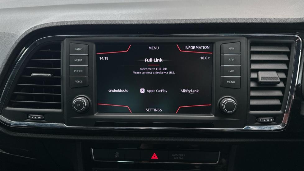 Apple Car Play & Android Auto