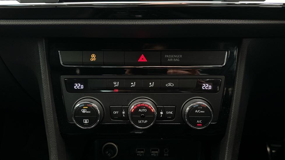 Air Conditioning /Dual Climate Control /Auto Stop/Start 