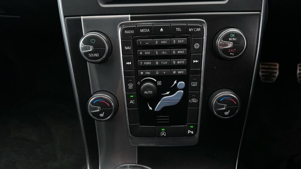 Dual Climate Control / Air Conditioning / Auto Stop/Start / Heated Seats 