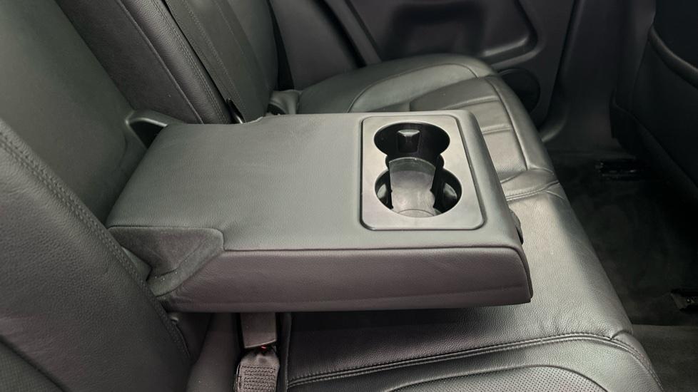 Rear Armrest/ Cup Holder