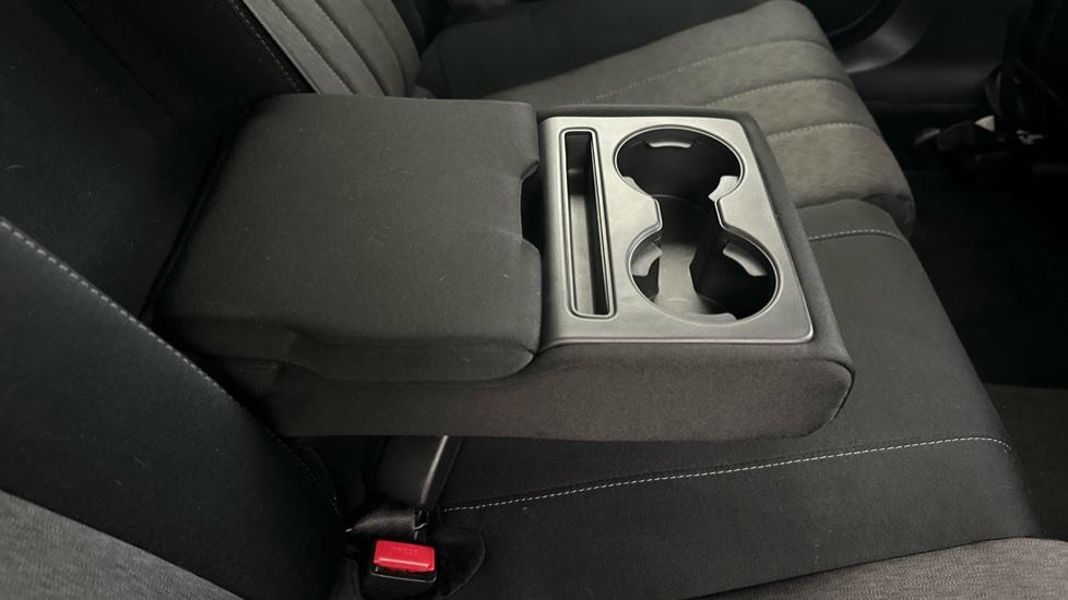 Rear Armrest/ Cup Holder