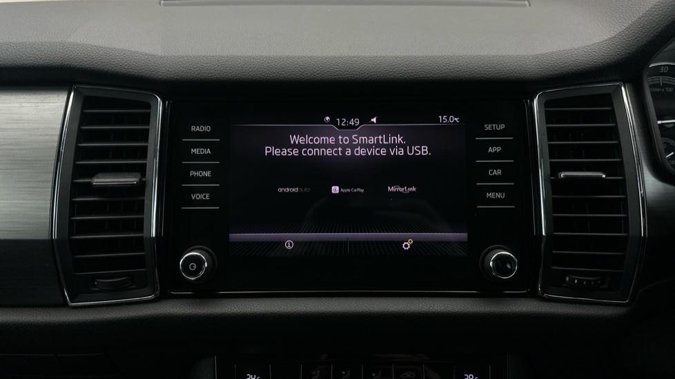 Apple Car Play & Android Auto