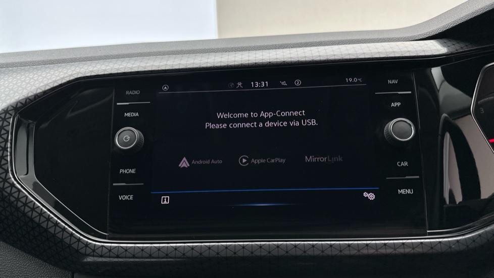 Apple Car Play & Android Auto