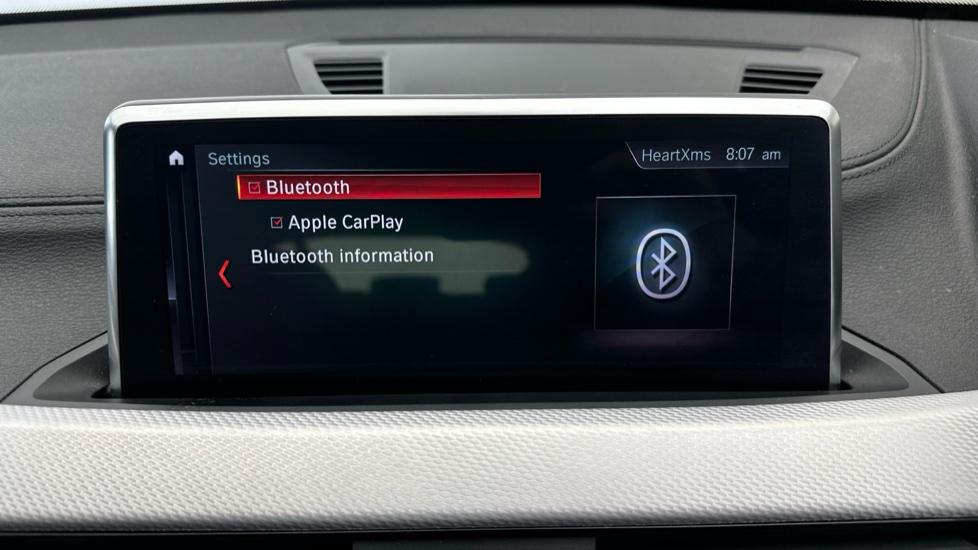 Bluetooth / Apple CarPlay 