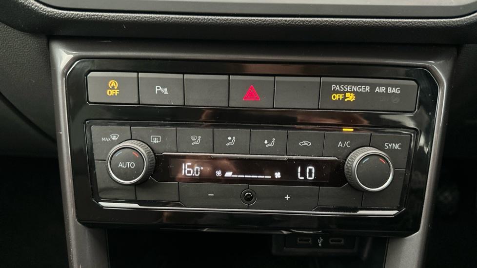 Air Conditioning /Dual Climate Control /Auto Stop/Start 