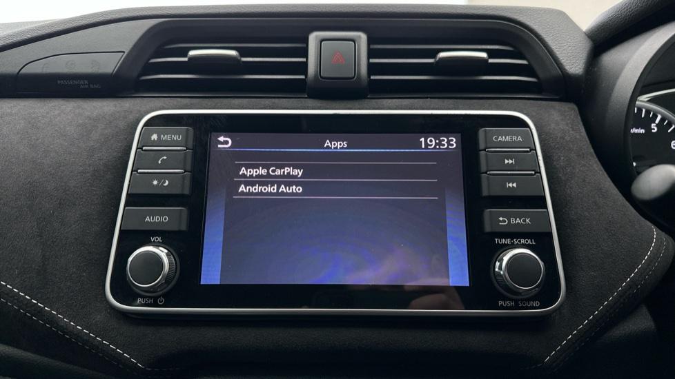 Apple Car Play & Android Auto