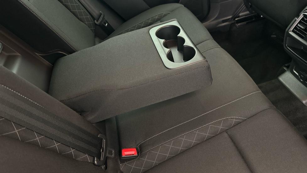 Rear Armrest/ Cup Holder