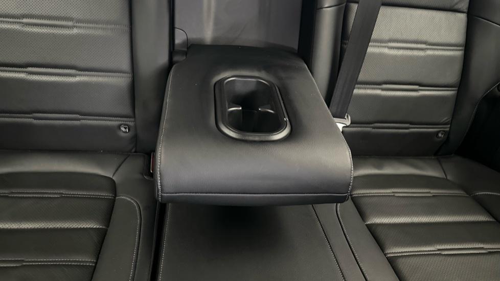 Rear Armrest/ Cup Holder