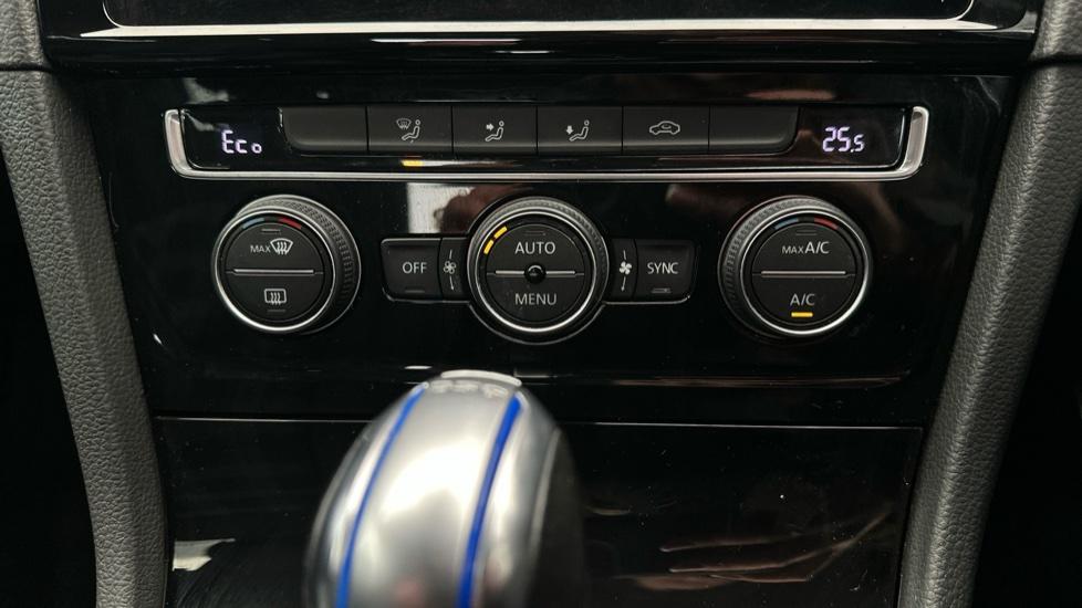 Air Conditioning /Dual Climate Control 