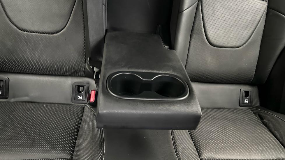 Rear Armrest/ Cup Holder