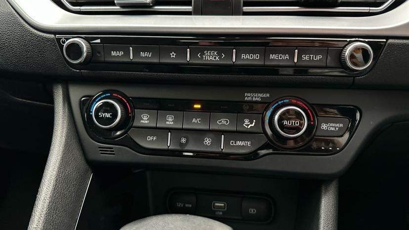 Air Conditioning /Dual Climate Control 