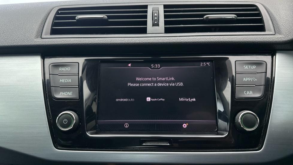 Apple Car Play & Android Auto