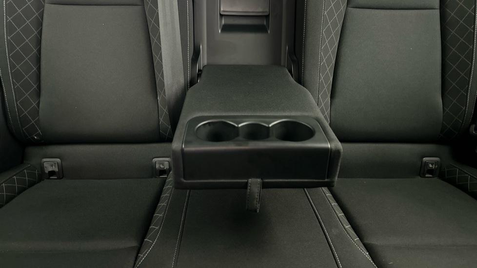 Rear Armrest/ Cup Holder