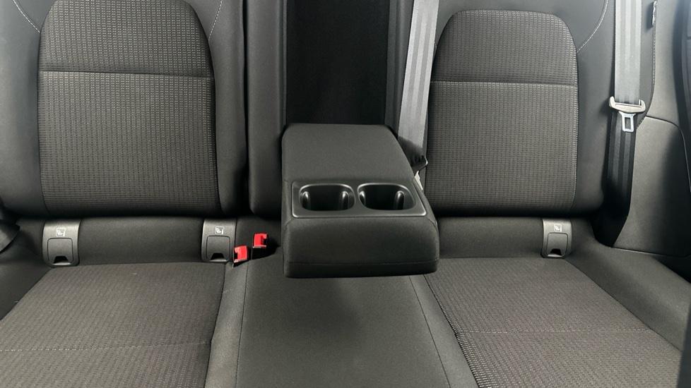 Rear Armrest/ Cup Holder