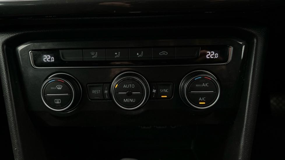 Air Conditioning / Dual Climate Control 