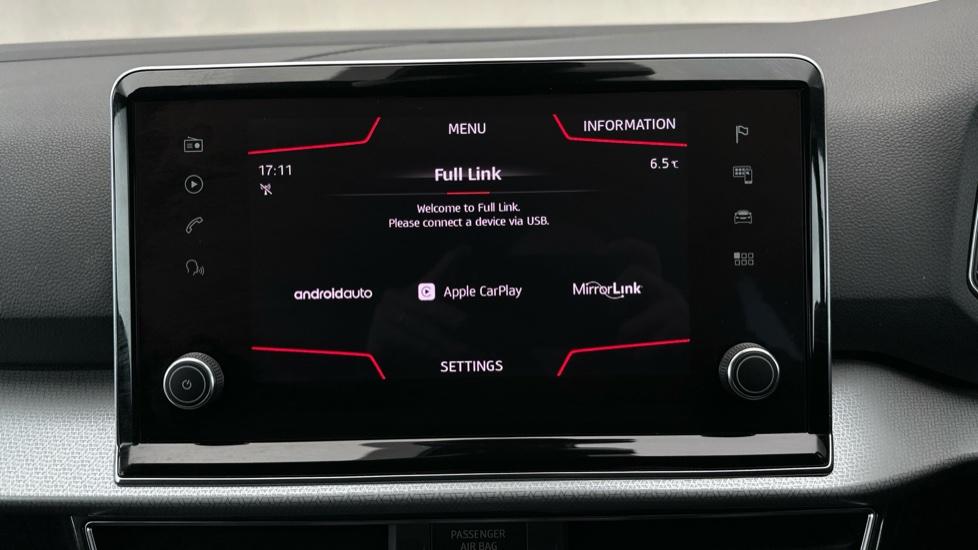 Apple Car Play & Android Auto