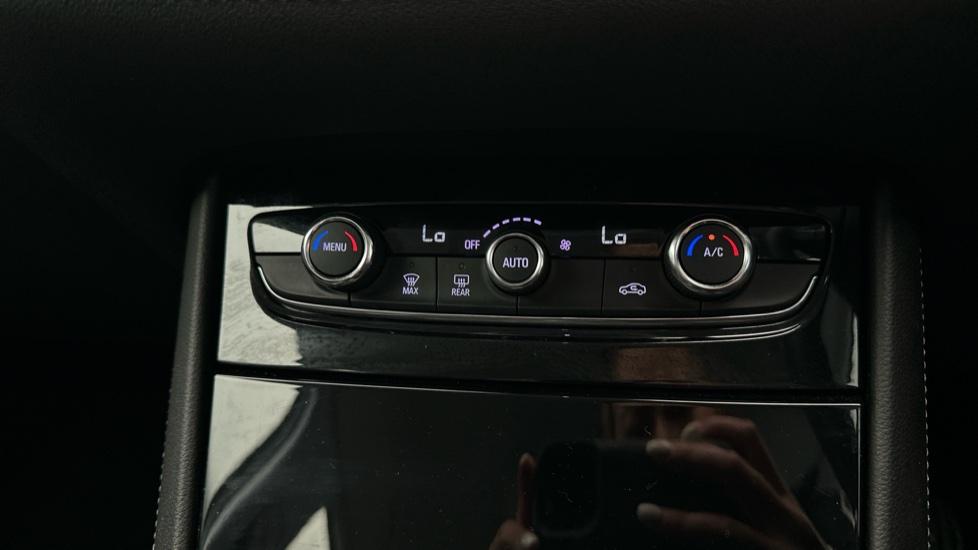 Air Conditioning /Dual Climate Control 