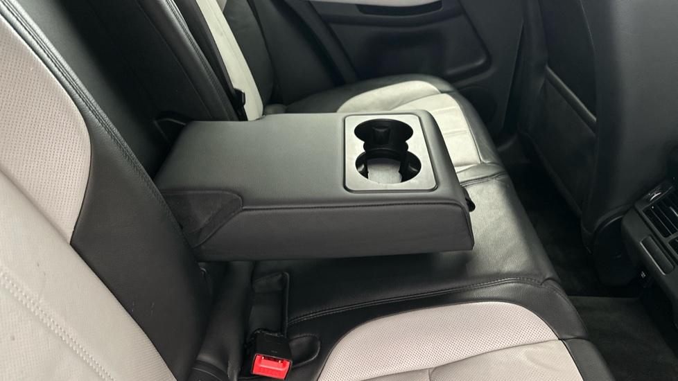 Rear Armrest/ Cup Holder