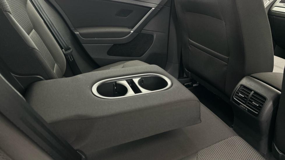 Rear Armrest/ Cup Holder