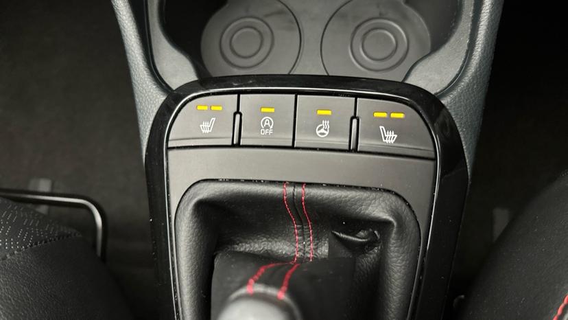 Heated steering wheel/Heated Seats /Auto Stop/Start 