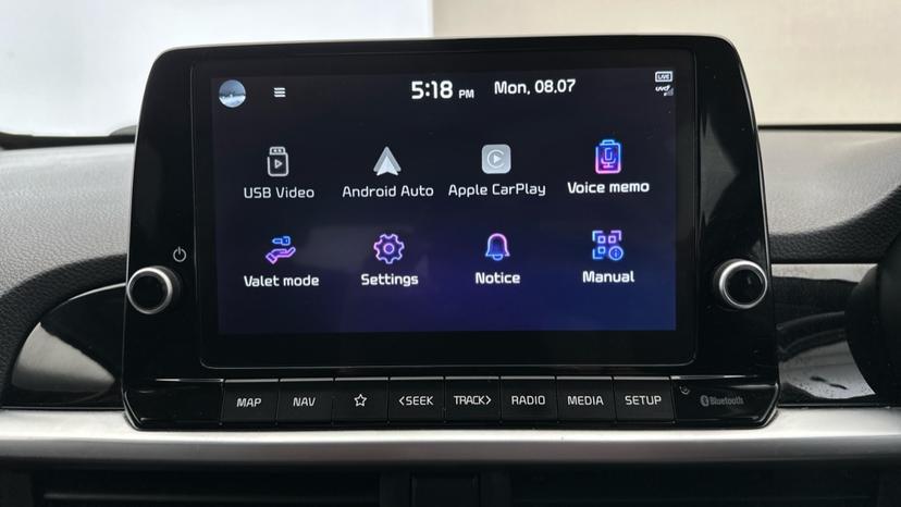 Apple Car Play & Android Auto