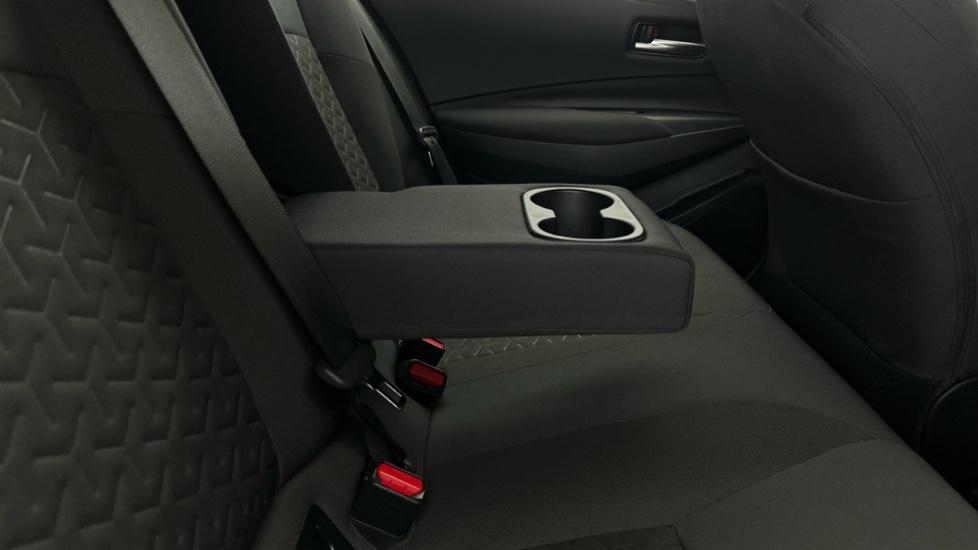 Rear Armrest/ Cup Holder