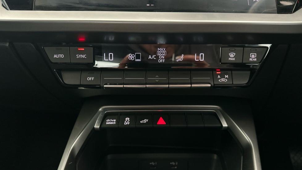 Air Conditioning /Dual Climate Control 