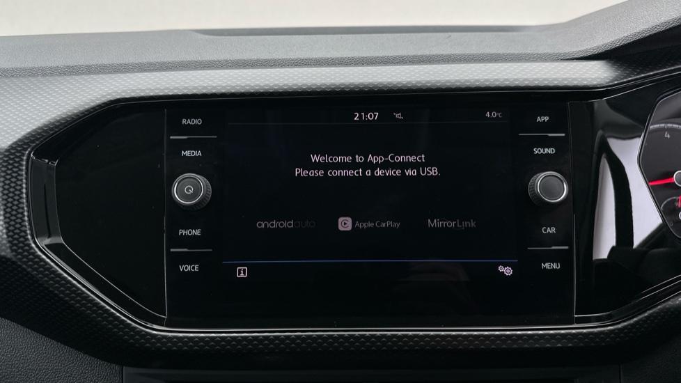 Apple CarPlay / Android Auto 