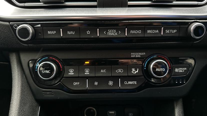 Air Conditioning /Dual Climate Control 