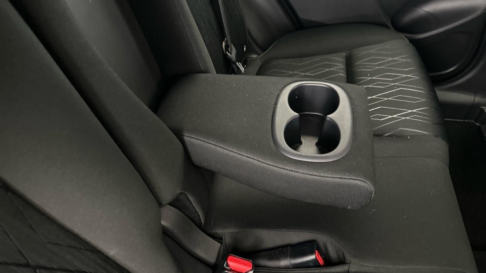 Rear Armrest/ Cup Holder