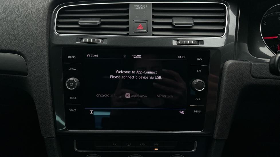 Apple Car Play & Android Auto